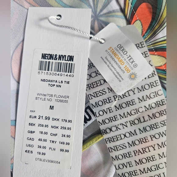 NEON & NYLON Floral Top NWT - Picture 8 of 9